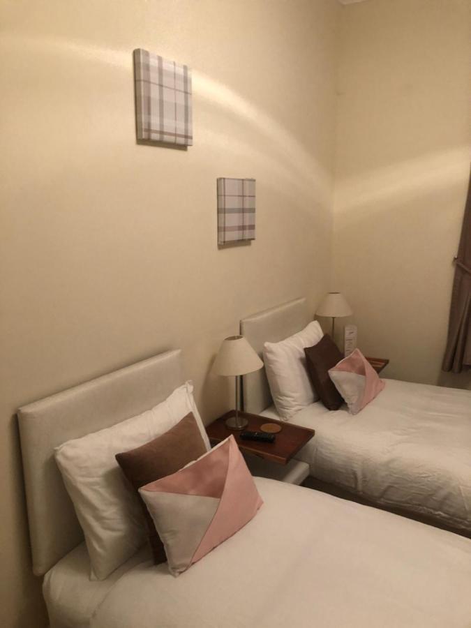 Brydges Self-Catering Spaces And En-Suite Rooms Newport Beach Exterior foto