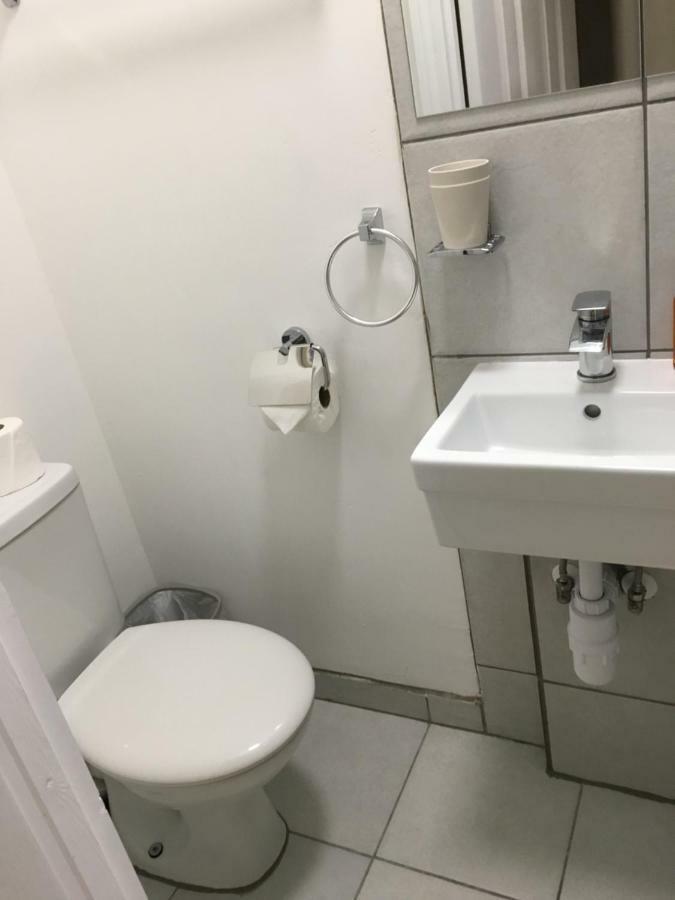 Brydges Self-Catering Spaces And En-Suite Rooms Newport Beach Exterior foto