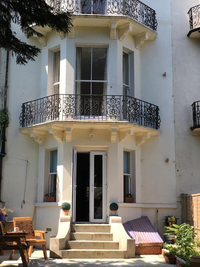 Brydges Self-Catering Spaces And En-Suite Rooms Newport Beach Exterior foto
